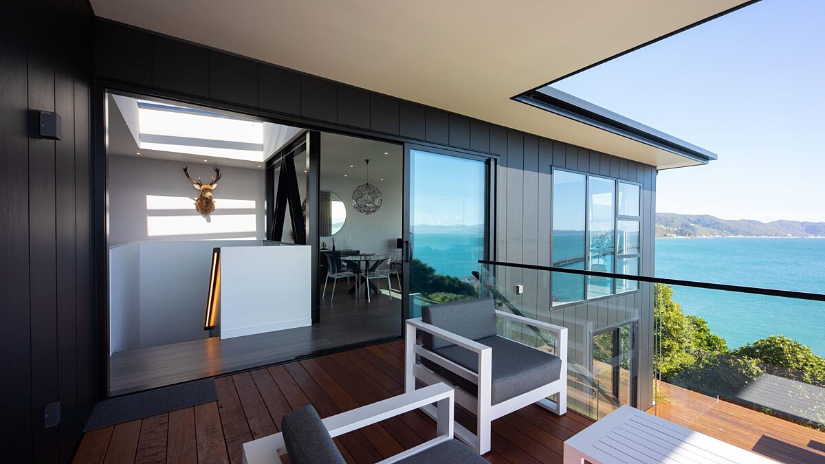 Hardie™ Flex Eaves Lining & Stria™ Cladding