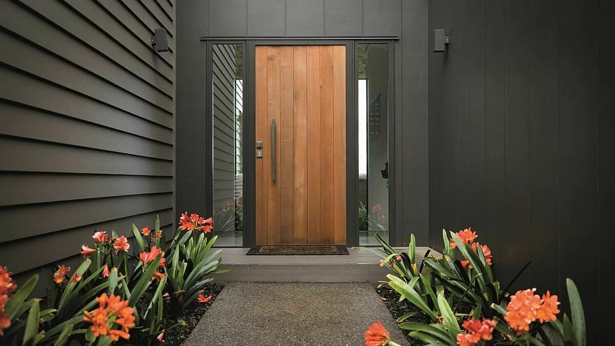 Stria™ Cladding and dark Linea™ Weatherboard