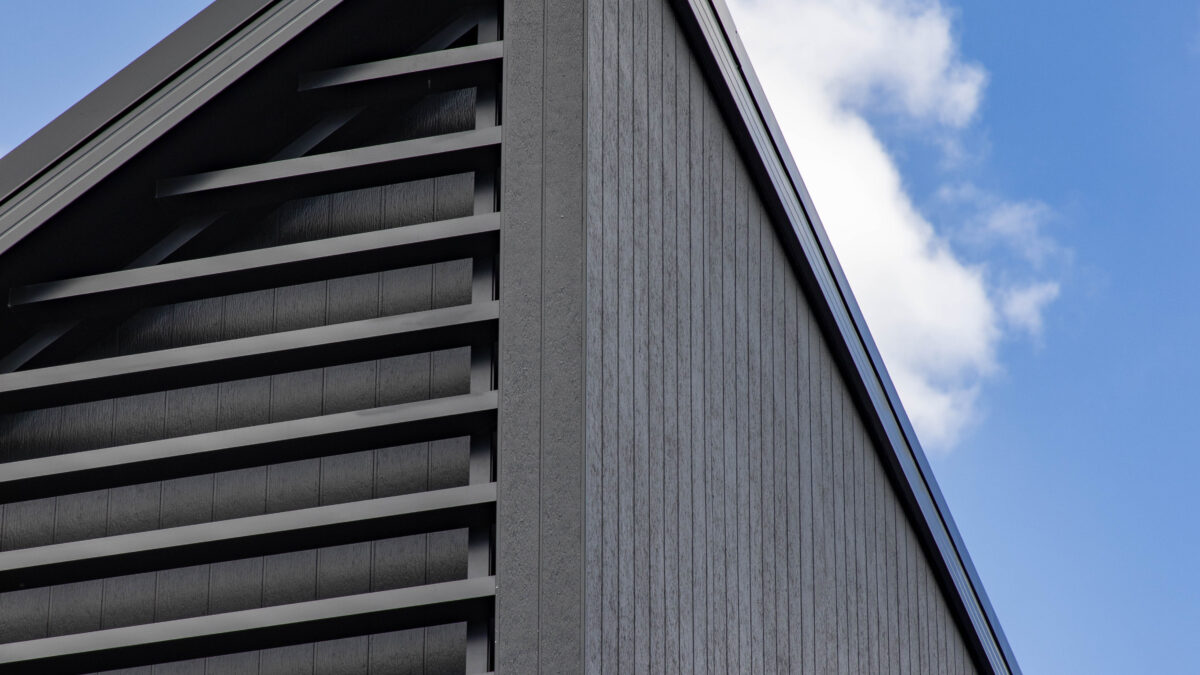 Axon™ Panel Grooved Grained 133mm Roofiline